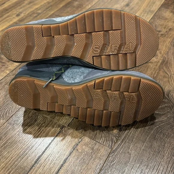 Like new Sorel boots! - Picture 6 of 7